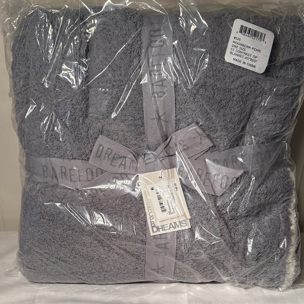 Barefoot Dreams CozyChic Throw Blanket in Moonbeam Pearl